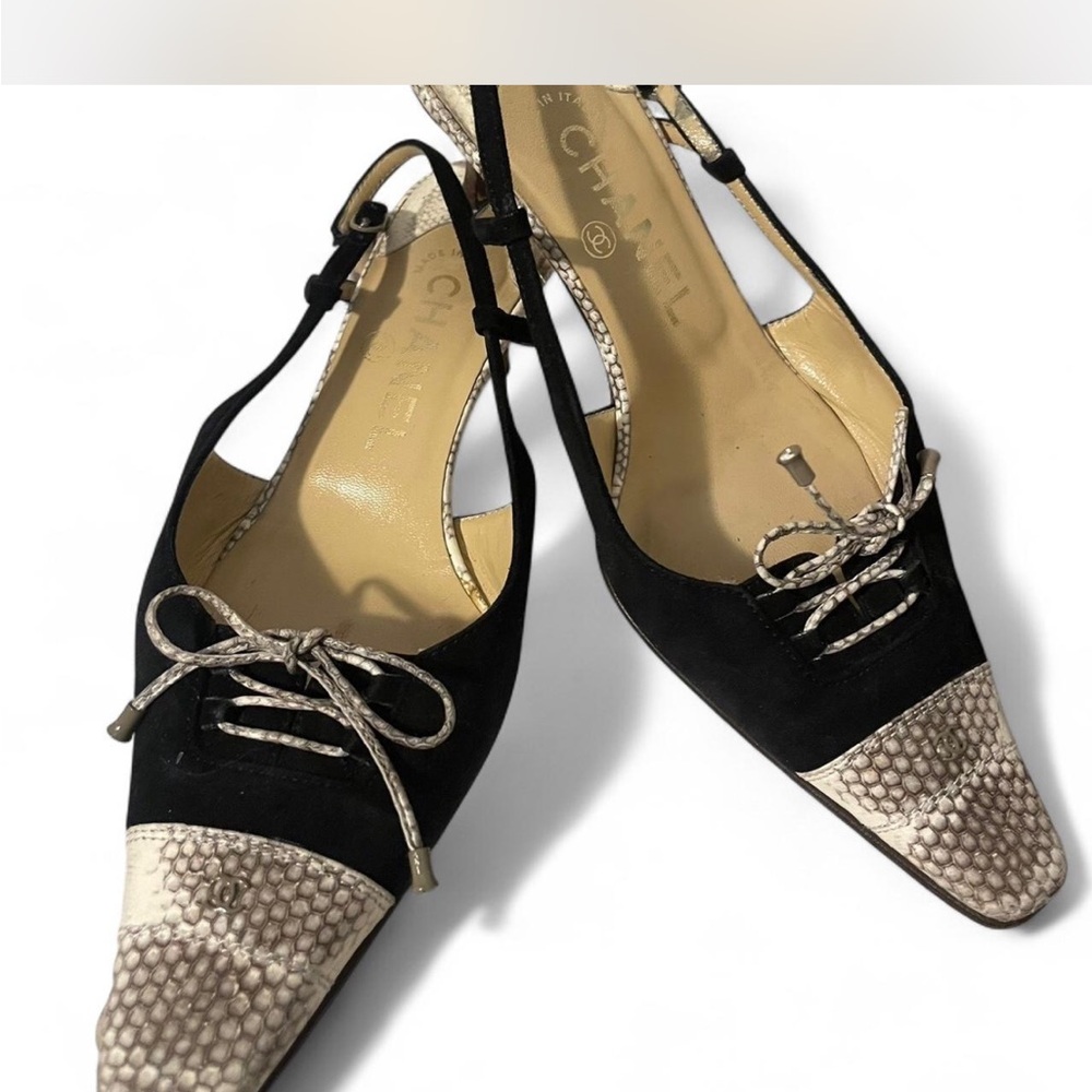 CHANEL Black and Cream Heels with Textured Toe Cap